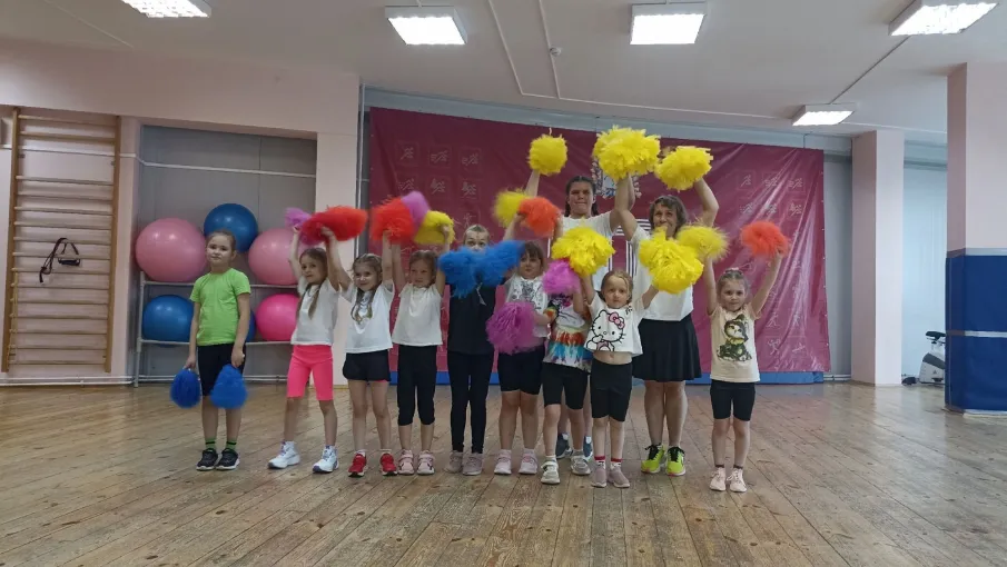 Спортсменки из секции степ-аэробики завершили учебный год на высокой ноте